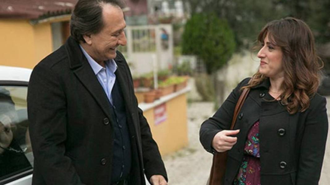 Arka Sokaklar'ın Hüsnü Çoban'ı Özgür Ozan'ın eşi bakım kim çıktı! Meğer Çocuklar Duymasın'da tanışıp kör kütük aşık olmuşlar 2